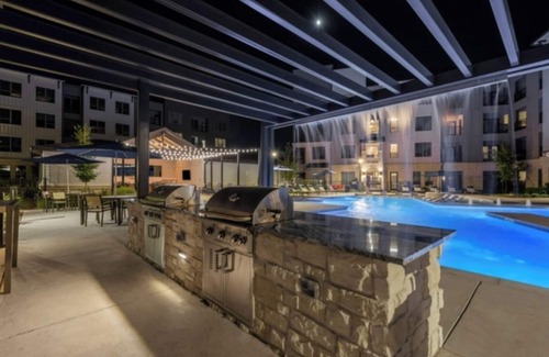 McNeil Condominio | LUXURY CONDO AT THE LAKELINE ATX