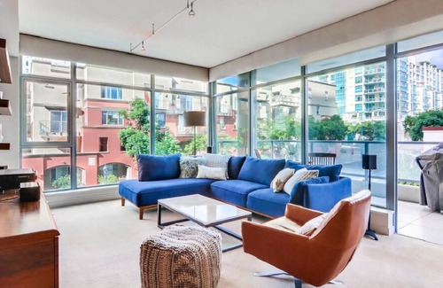 Cortez Hill Condominio | Luxury condo at the top of Cortez Hill