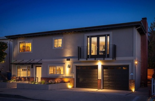 Old Town Historic District Condominio | Luxury Condo Downtown San Luis Obispo & Garage A/C & Pool