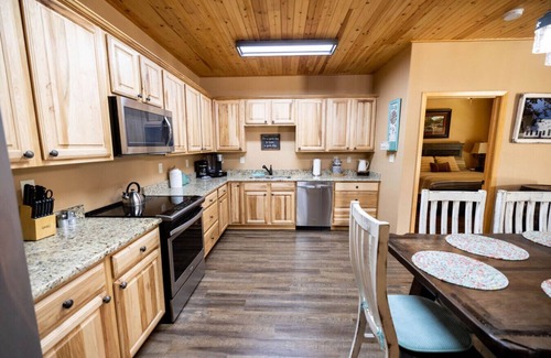 Gruene Condominio | Luxury Condo Hidden Gem of Gruene Resort A1