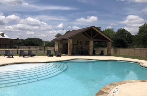 Gruene Condominio | Luxury Condo Hidden Gem of Gruene Resort- A10