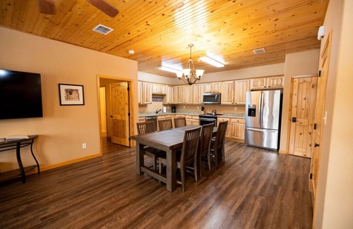 Gruene Condominio | Luxury Condo Hidden Gem of Gruene Resort A3