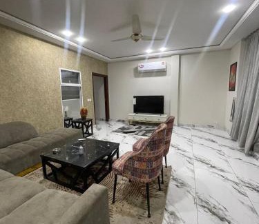 Multan Apartamento | Luxury Condo in Central Multan with Self Check-In