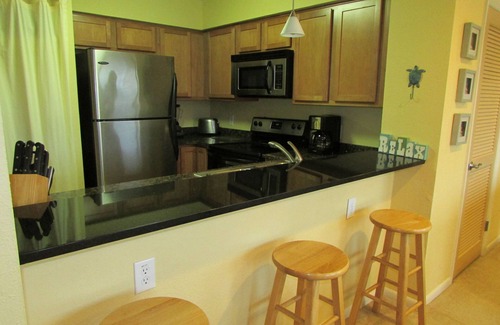 Northeast Virginia Beach Condominio | Condominio de lujo, excelente ubicación 1. A 5 cuadras del océano, piscina y estacionamiento en la calle