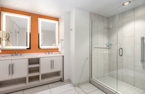 Clearwater Beach Complejo | Luxury Condo right by Clearwater Beach, Onsite Spa