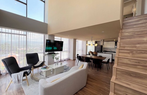 Leon Apartamento | Luxury Condo Views of Festival del Globo