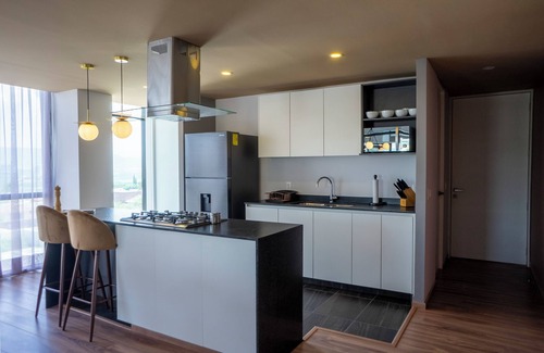 Leon Apartamento | Luxury Condo Views of Festival del Globo