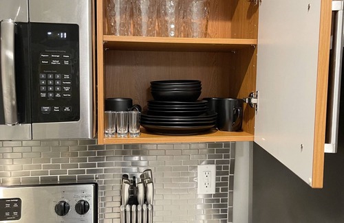 Highlands - Perkins Condominio | Luxury Condo w/ KING BED close to LSU, Downtown & Interstate ❤️⭐️