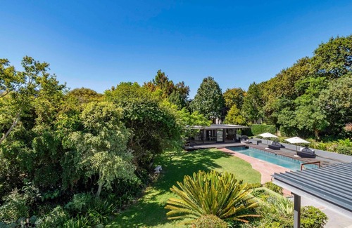 Constantia Apartamento | Luxury Constantia Villa Pool & Wine Retreat