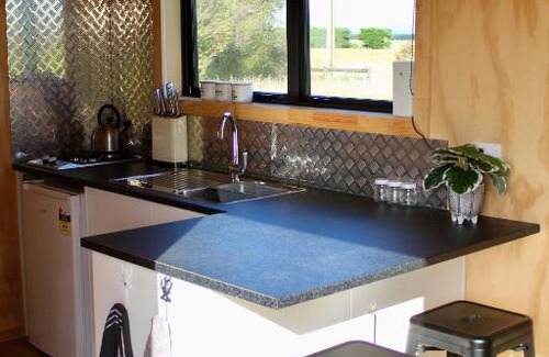 Clareville Cama Y Desayuno | Luxury Container Cabin