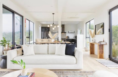 Larkfield-Wikiup Casa | Luxury Container Home w 360 Views + Infinity Pool