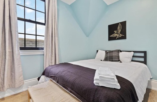 Collingwood Casa | Luxury Contemporary Condo in Downtown Collingwood 97044