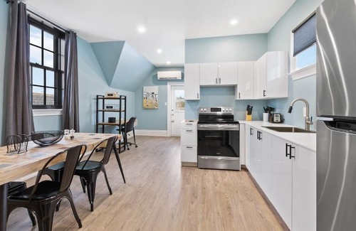 Collingwood Casa | Luxury Contemporary Condo in Downtown Collingwood 97044