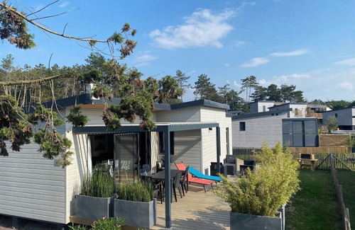 Jullouville Chalet De Esquí | Luxury cottage chalet with swimming pool and internet near the sea