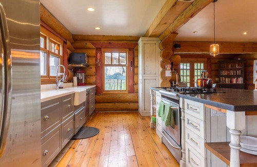 Grey Highlands Casa | Luxury Cottage Getaway - Perfect for Families