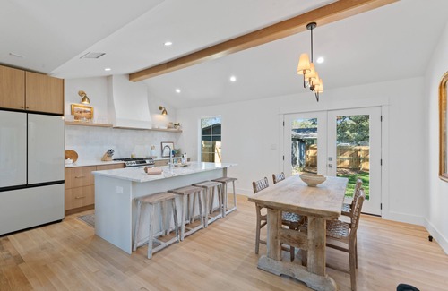 Boerne Casa | Luxury Cottage Home in downtown Boerne- New & 5 Star Reviews!