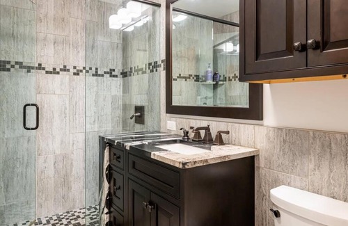 Oakley Casa | Luxury Cottage just 5 miles to downtown Asheville