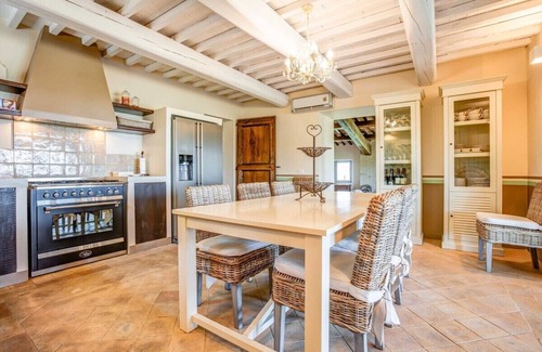Allerona Villa | Casa de campo de lujo con piscina y magníficas entorno