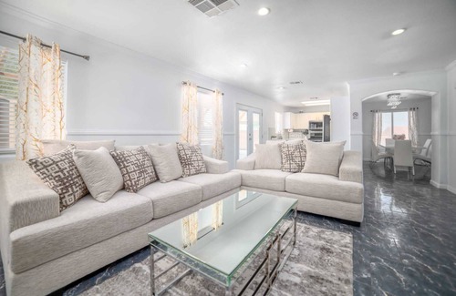 North Las Vegas Casa | Luxury, cozy, clean home in a private neighborhood