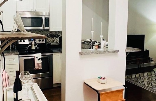 Westwood Apartamento | Luxury cozy loft near UCLA , Beverly Hills, Santa Monica ,LAX 30+days stay only