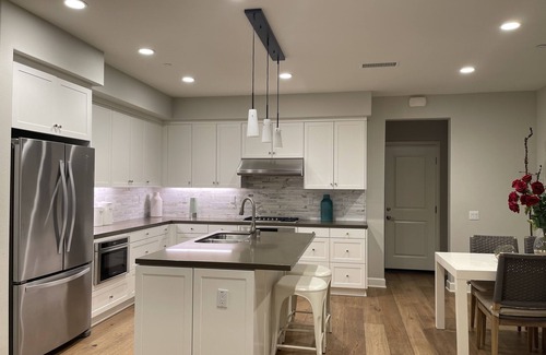 Irvine Condominio | Luxury cozy resort living at it’s finest.