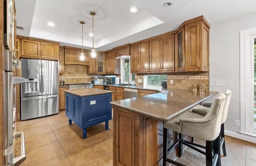 North Dallas Casa | Luxury Dallas Villa Guest Suite Pack n Play!