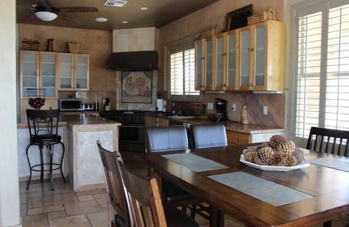 Sunrise Manor Casa | Lujo Desert Resort
