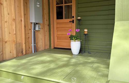 Cashiers Cabaña | Luxury Designer Cottage in Walkable Downtown Cashiers