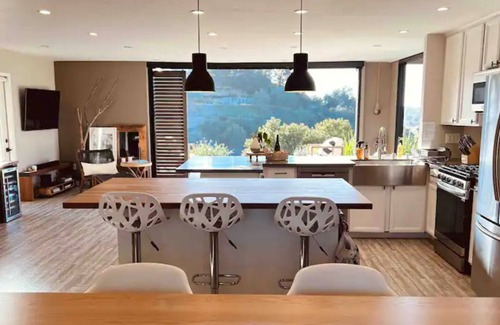 North Clairemont Casa | LUXURY Designer Home w/ INCREDIBLE VIEWS biz ready