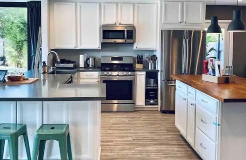 North Clairemont Casa | LUXURY Designer Home w/ INCREDIBLE VIEWS biz ready