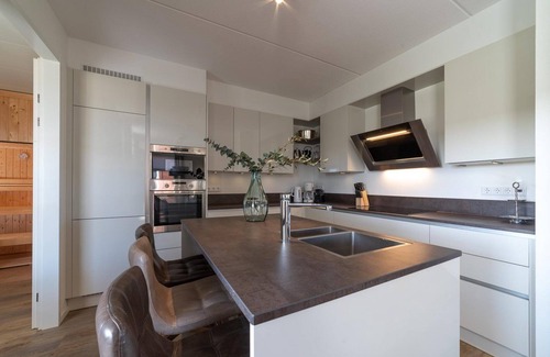 Colijnsplaat Casa | Luxury detached villa for 10 people with sauna and whirlpool in a small-scale park on the Zeeland coast