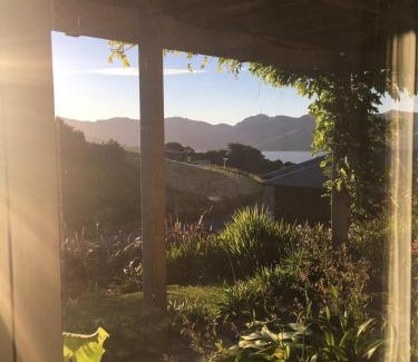 Diamond Harbour Apartamento | Luxury Diamond Harbour Retreat with Ocean Views