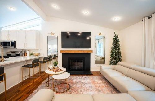 Southwest Anaheim Apartamento | Luxury Disneyland Home: Family & Exec Friendly