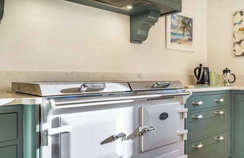 Sibford Gower Casa | Luxury dog friendly holiday home with large garden in the Cotswolds - Hill View House