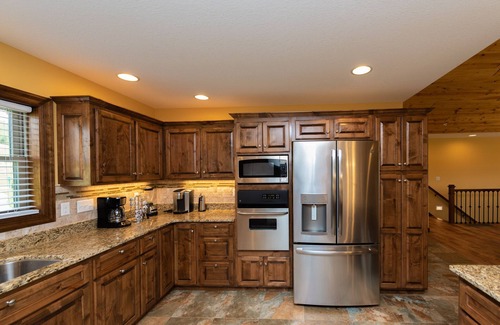 Waterfront Greens Casa | Beary Fine Resort: Lake Access, Dogs Welcome, Indoor Pool!