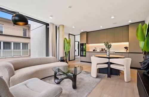 Ville Haute Apartamento | Luxury Downtown Apartment with Modern Amenities