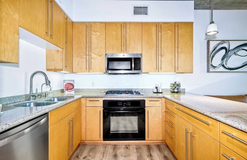 Cortez Hill Condominio | Luxury Downtown Condo, 2BR/2BA