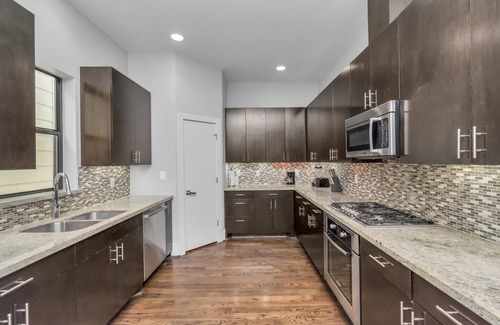 South Central Houston Casa | Luxury Downtown Delight Hub for longer stay, work from home and weekend getaway