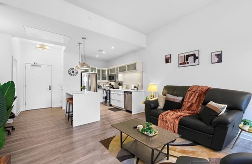 Downtown Kansas City Condominio | Luxury Downtown KC Condo w/ Free Parking, Gym, King Bed & Massage Chair