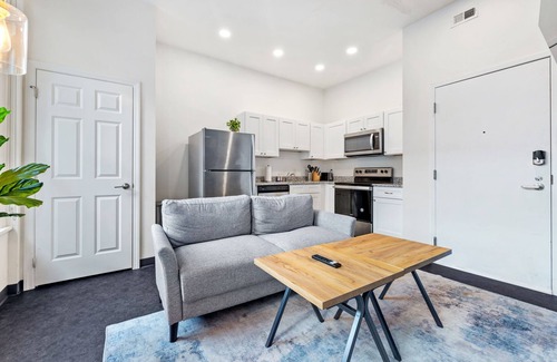 Downtown Pittsburgh Apartamento | Luxury Downtown Spot Just Minutes to the Game!