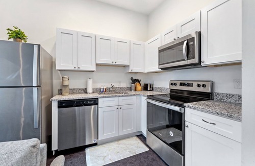 Downtown Pittsburgh Apartamento | Luxury Downtown Spot Just Minutes to the Game!