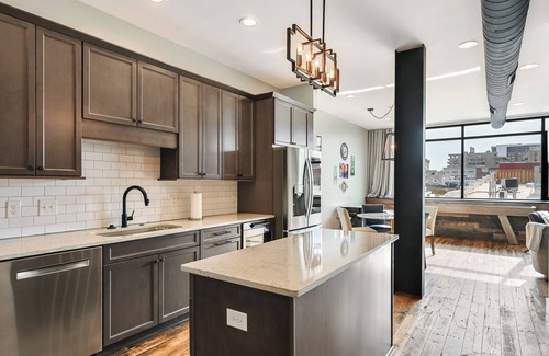 Downtown Asheville Condominio | Luxury Downtown walkable AVL condo w arcade 2BR2BA