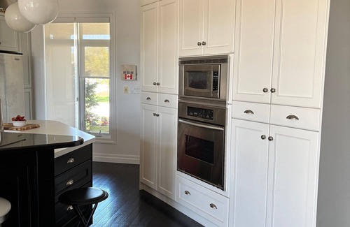 Sarnia Casa | Luxury Dream Home – Beaches, Golf, Parks, Trails – Perfect for Families