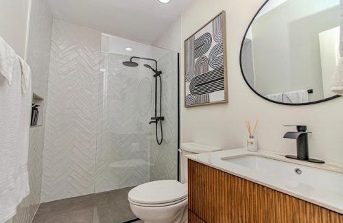 New Kingston Casa | Luxury DreamCondo Bromptons