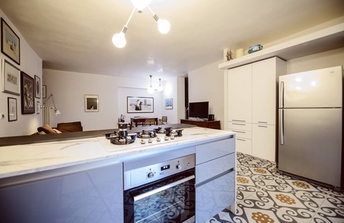 Potenza Apartamento | ★ ★ ★ ★ ★ LUXURY [Duomo, Old Town] La Cuntana Home Design