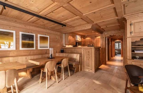 Zweisimmen Nr Gstaad Chalet De Esquí | Luxury Duplex Elegance in Wispile