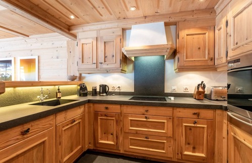 Zweisimmen Nr Gstaad Chalet De Esquí | Luxury Duplex Elegance in Wispile