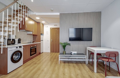 Rejas Apartamento | Duplex de Lujo Feria de Madrid 6 personas 211