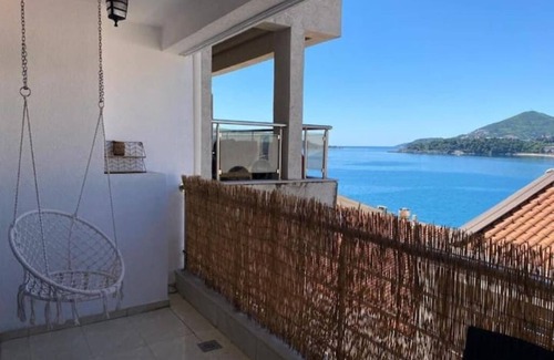Rafajlovici Apartamento | Luxury duplex in Rafailovići