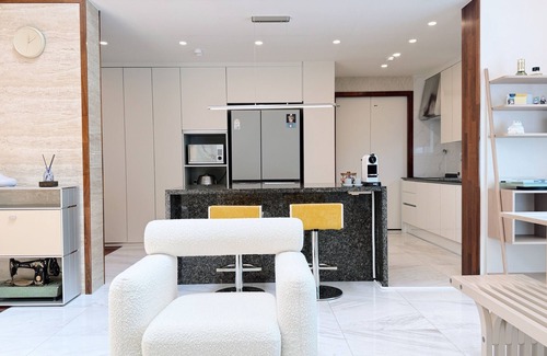 Mapo Apartamento | Luxury Duplex Penthouse 1min from Hongdae Station｜Designer Interior & Comfort
